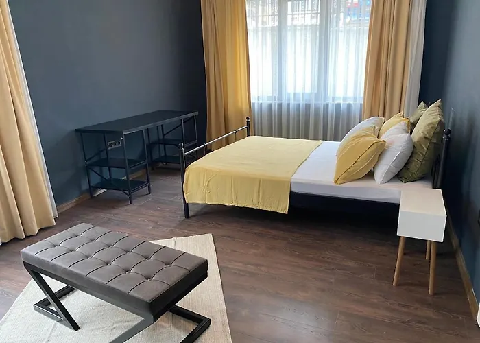 Apartment 1001 Large Modern Design